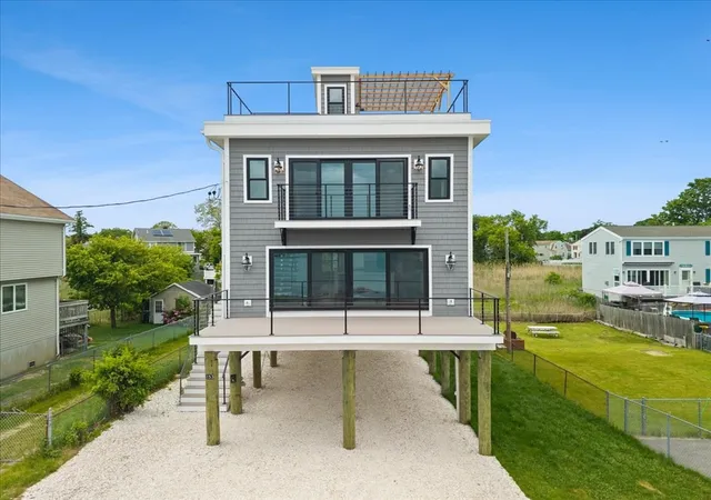 Homes for sale in Quincy, MA | 153 Edgewater Dr, Quincy, MA 02169 | MLS# 73529083