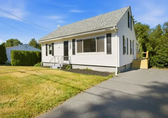 1st image of 125 Davis Rd, Westport, MA 02790 | MLS# 73542710