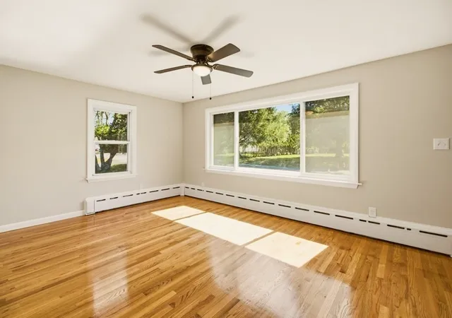 5th image of 125 Davis Rd, Westport, MA 02790 | MLS# 73542710