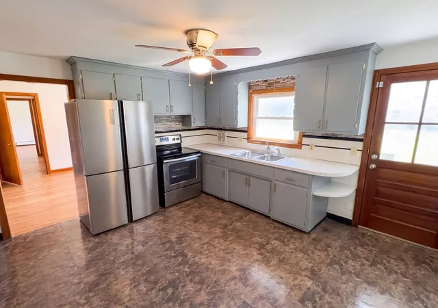 2nd image of 41 Hicks St, Chicopee, MA 01020 | MLS# 73530891