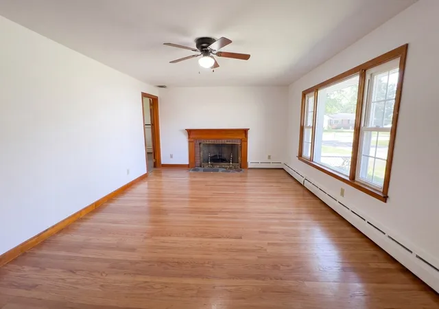 3rd image of 41 Hicks St, Chicopee, MA 01020 | MLS# 73530891