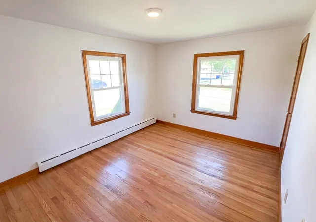 4th image of 41 Hicks St, Chicopee, MA 01020 | MLS# 73530891