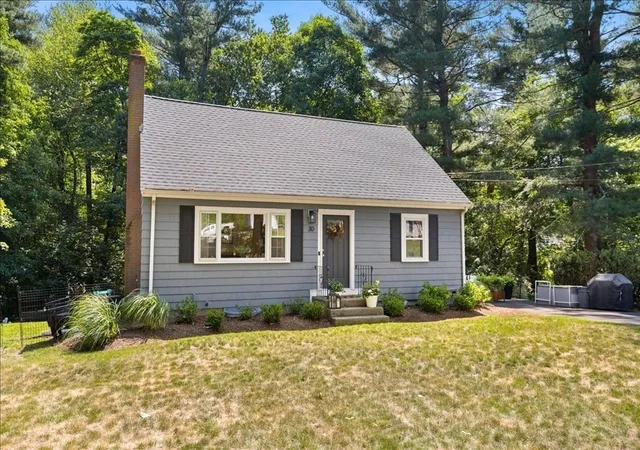 Homes for sale in Wrentham, MA | 30 Chestnut St, Wrentham, MA 02093 | MLS# 73544132
