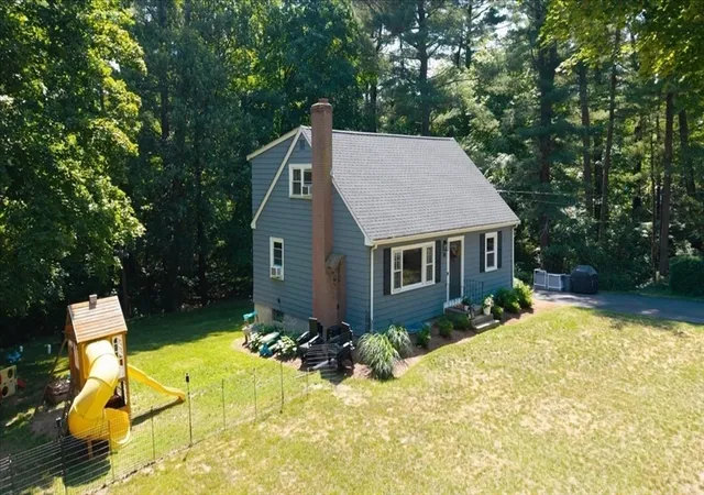 Homes for sale in Wrentham, MA | 30 Chestnut St, Wrentham, MA 02093 | MLS# 73544132