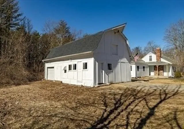 Photo 3 of Single family home for sale at 468 Podunk Rd, East Brookfield, MA 01515 | MLS# 73564537 | Listing updated on 2026-10-01