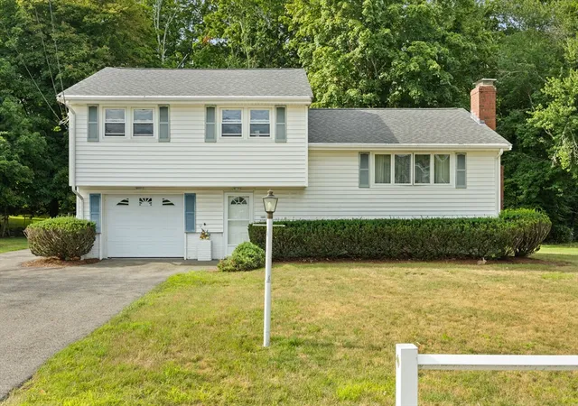 2nd image of 1372 Pleasant St, Brockton, MA 02301 | MLS# 73555667