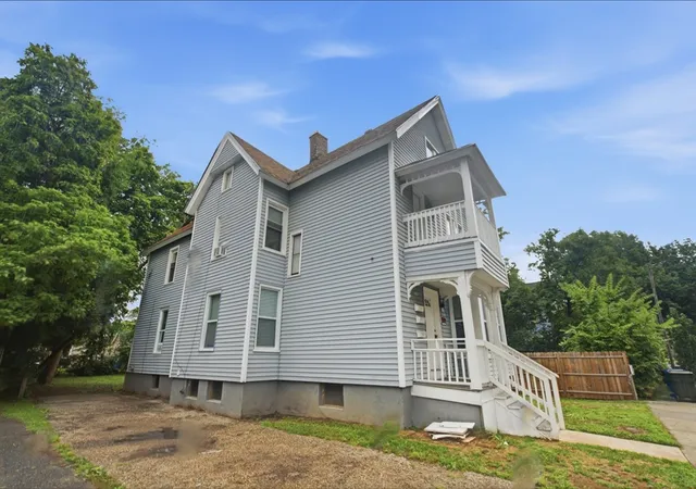 3rd image of 184 King St, Springfield, MA 01109 | MLS# 73558678