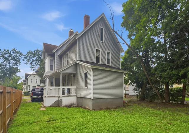 4th image of 184 King St, Springfield, MA 01109 | MLS# 73558678