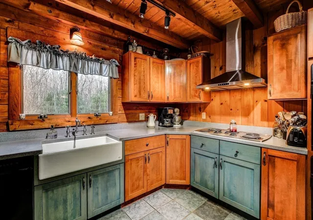 3rd image of 23 Dana Rd, Petersham, MA 01366 | MLS# 73531529