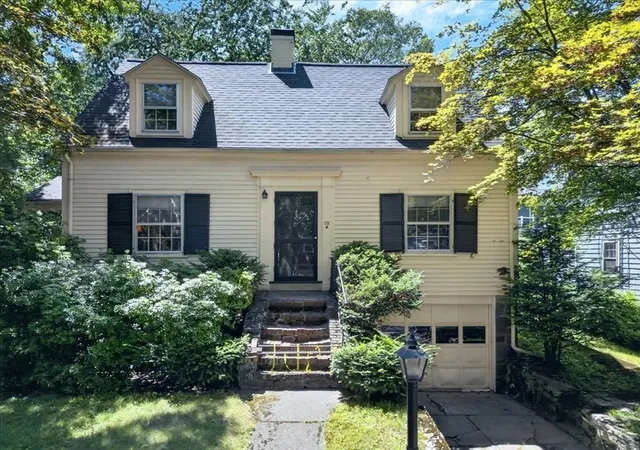 3rd image of 25 Leland Rd, Chestnut Hill, MA 02467 | MLS# 73556320