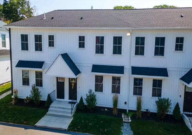 3rd image of 50 Frankfort St #3, Fitchburg, MA 01420 | MLS# 73556570