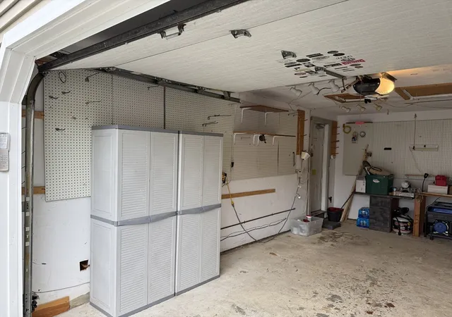 2nd image of 47 Old Colony Ln, Marshfield, MA 02050