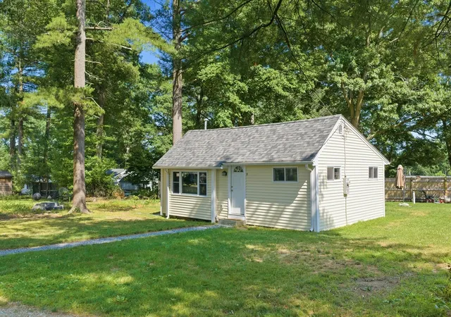 image of 8 Violet St, Lakeville, MA 02347 | MLS# 73548946