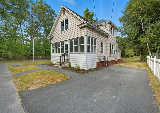 2nd image of 31 Sophia St, Chicopee, MA 01020 | MLS# 73433111