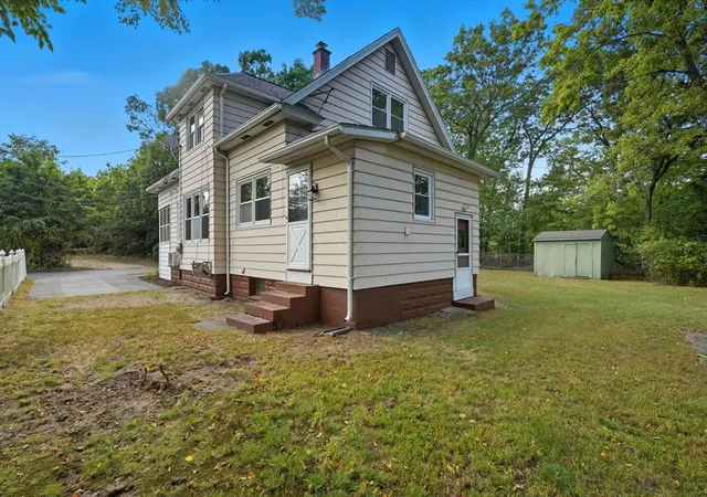 Photo 3 of Sale Pending at 31 Sophia St, Chicopee, MA 01020 | MLS# 73433111 | Listing updated on 2025-10-07