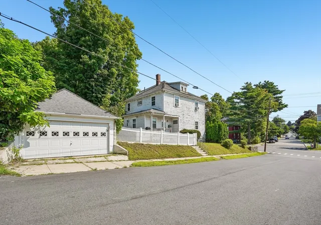 1st image of 330 Primrose St, Haverhill, MA 01830 | MLS# 73558510