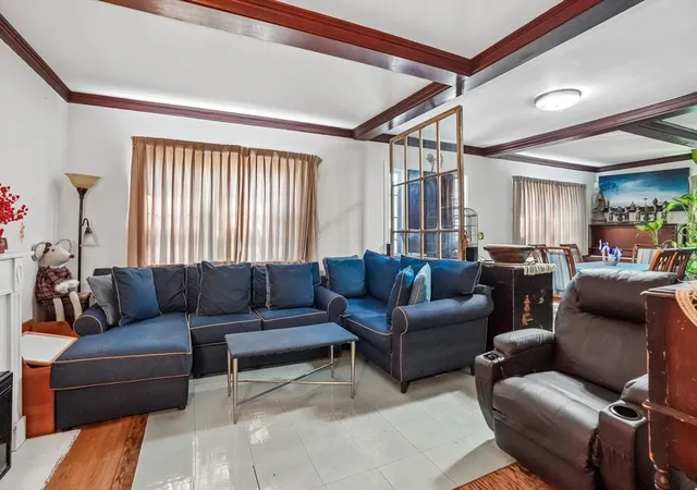 3rd image of 330 Primrose St, Haverhill, MA 01830 | MLS# 73558510