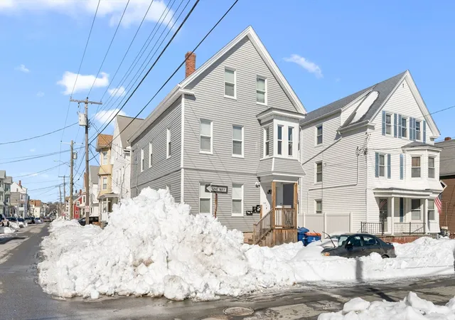 Homes for sale in New Bedford, MA | 105 Thompson St, New Bedford, MA 02740 | MLS# 73547596