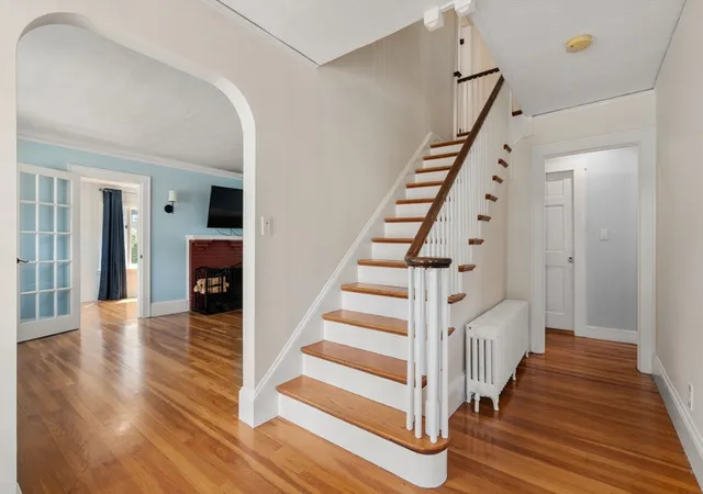 3rd image of 122 Lincoln Rd, Medford, MA 02155 | MLS# 73563894