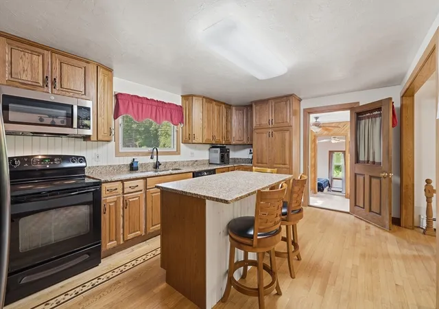 Homes for sale in Sutton, MA | 126 Putnam Hill Rd, Sutton, MA 01590 | MLS# 73534163