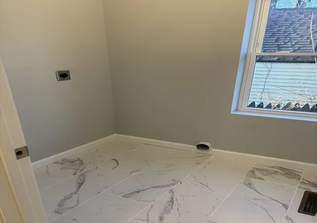 12th image of 184 Avenue C #02, Woonsocket, RI 02895 | MLS# 73554062
