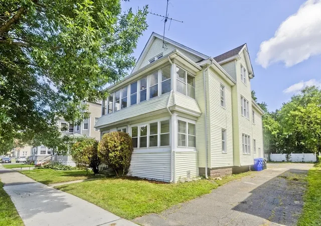 38th image of 239 241 Oak Grove Ave, Springfield, MA 01109 | MLS# 73560524