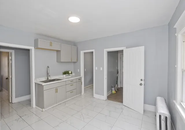 4th image of 239-241 Oak Grove Ave, Springfield, MA 01109 | MLS# 73560524