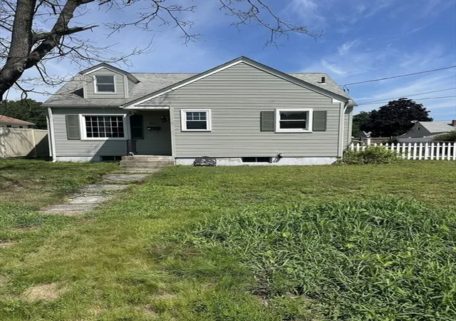 32nd image of 42 Clairmont Ave, Chicopee, MA 01013 | MLS# 73558708
