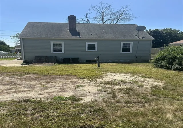 4th image of 42 Clairmont Ave, Chicopee, MA 01013 | MLS# 73558708