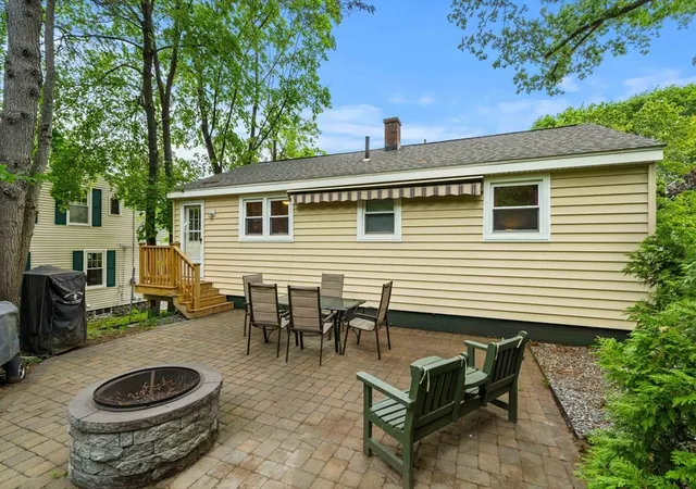 35th image of 125 Hoyt Ave, Lowell, MA 01852 | MLS# 73533285