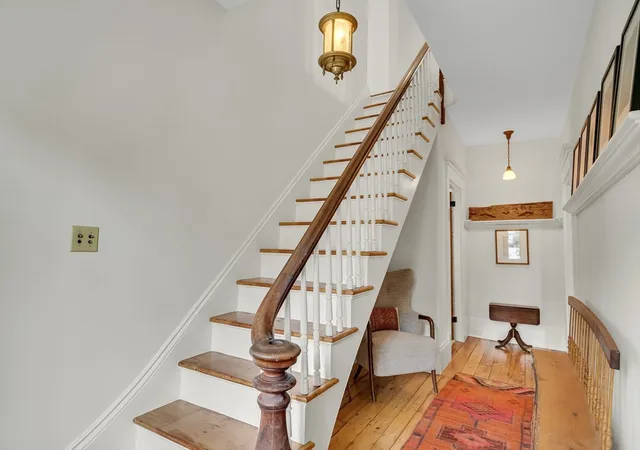 3rd image of 39 Green St, Watertown, MA 02472 | MLS# 73550472