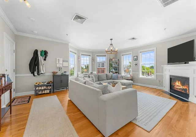 5th image of 601-611 E Broadway, Boston, MA 02127