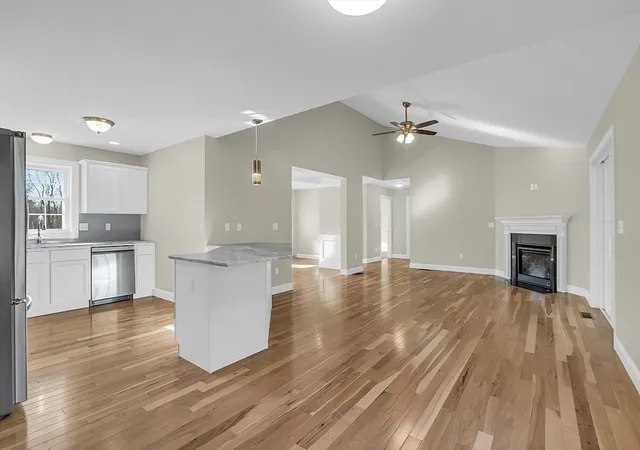 4th image of 523 Alpine Rd #Wachusett, Fitchburg, MA 01420 | MLS# 73562596