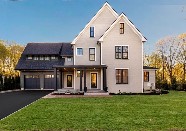 1st image of 12 Roosevelt Pl, Newburyport, MA 01950 | MLS# 73512846
