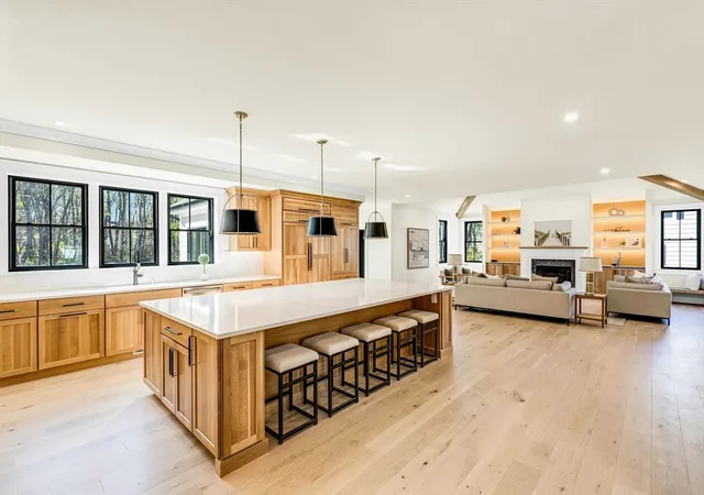 4th image of 12 Roosevelt Pl, Newburyport, MA 01950 | MLS# 73512846