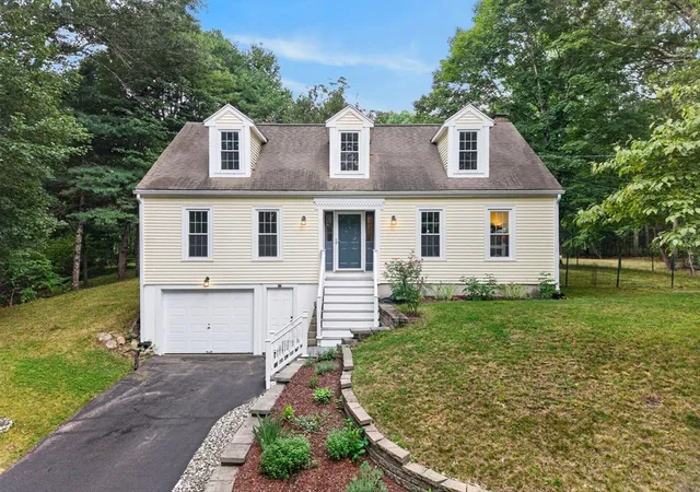 Photo 1 of Single family home for sale at 81 Moon Hl Rd, Northbridge, MA 01534 | MLS# 73563666 | Listing updated on 2026-08-29
