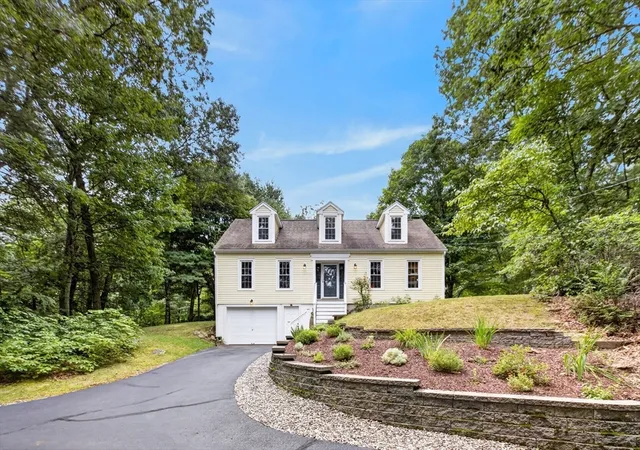 Photo 2 of Single family home for sale at 81 Moon Hl Rd, Northbridge, MA 01534 | MLS# 73563666 | Listing updated on 2026-08-29