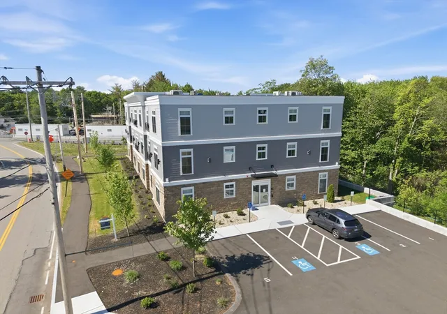 Homes for sale in Wilmington, MA | 7 Cross St #102, Wilmington, MA 01887 | MLS# 73546563