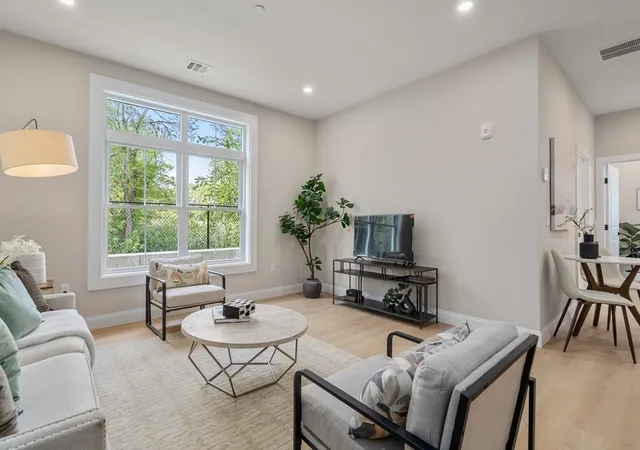 Homes for sale in Wilmington, MA | 7 Cross St #102, Wilmington, MA 01887 | MLS# 73546563