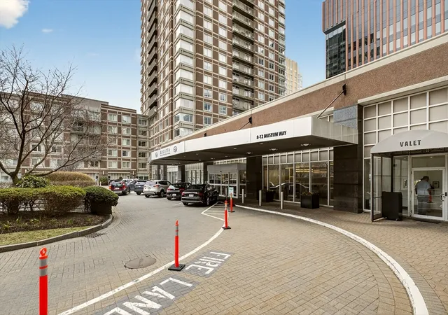 Homes for sale in Cambridge, MA | 8 Museum Way #1902, Cambridge, MA 02141 | MLS# 73546309