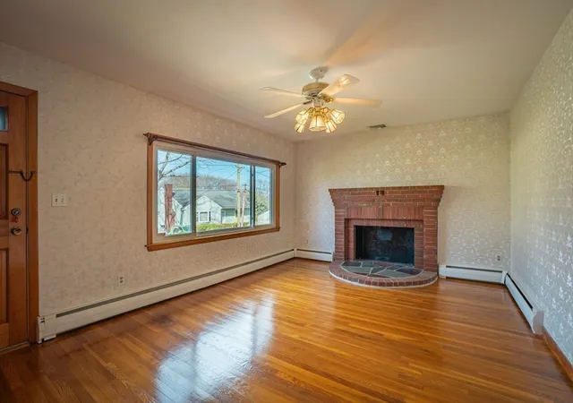 Photo 3 of Single family home for sale at 7 Cedarcrest Rd, Salem, MA 01970 | MLS# 73569530 | Listing updated on 2026-09-09