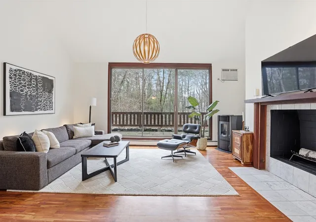 2nd image of 400 Rutland Street, Carlisle, MA 01741 | MLS# 73505332