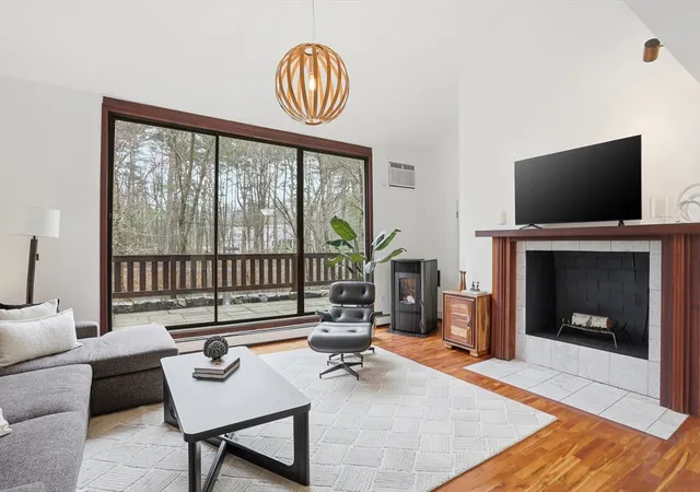 3rd image of 400 Rutland Street, Carlisle, MA 01741 | MLS# 73505332