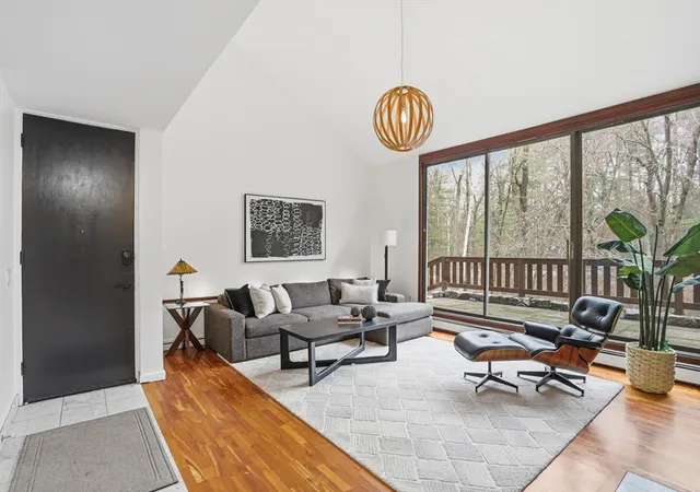 4th image of 400 Rutland Street, Carlisle, MA 01741 | MLS# 73505332
