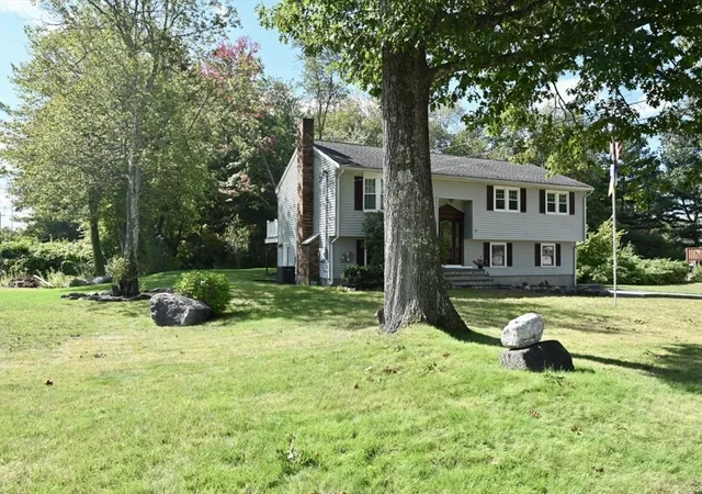2nd image of 27 Ferncroft Rd, Tewksbury, MA 01876 | MLS# 73541297