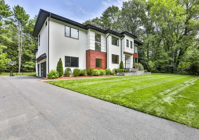 Photo 2 of Mansion for sale at 18 Blueberry Ln, Lexington, MA 02420 | MLS# 73413025 | Listing updated on 2025-10-31