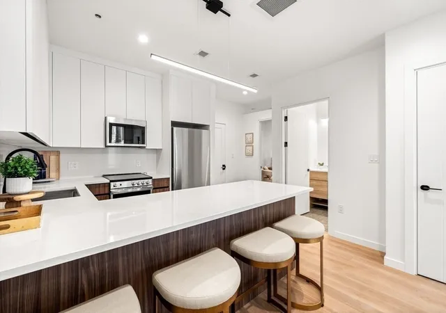 Homes for sale in Boston, MA | 1395 Washington Street #207, Boston, MA 02118 | MLS# 73519679
