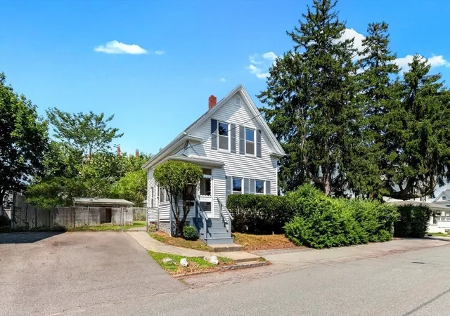 Homes for sale in Gloucester, MA | 12 Lookout St, Gloucester, MA 01930 | MLS# 73545873