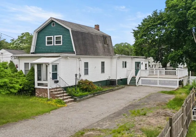 Homes for sale in Lowell, MA | 17 Suprenant St, Lowell, MA 01852 | MLS# 73540613