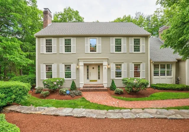 Homes for sale in Holden, MA | 7 Village Green Lane, Holden, MA 01520 | MLS# 73527873